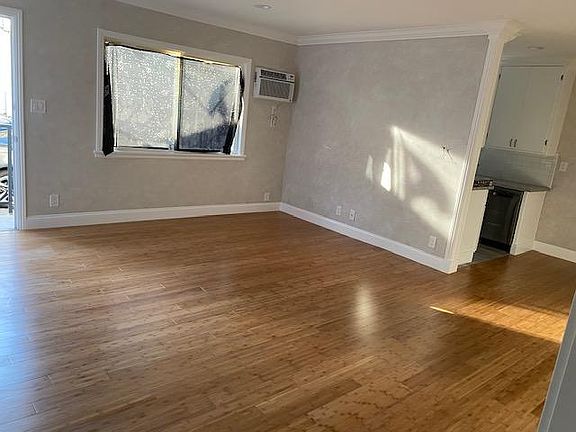 4th image of 822 N Formosa Ave