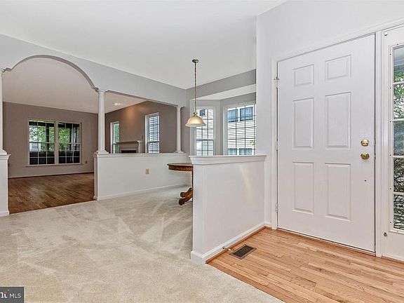 3rd image of 9665 Fleetwood Ct