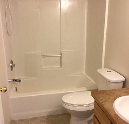 4th image of 2534 Alderwood Ave