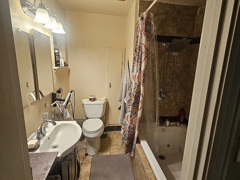 2424 S Poppy Ave — Photo 8