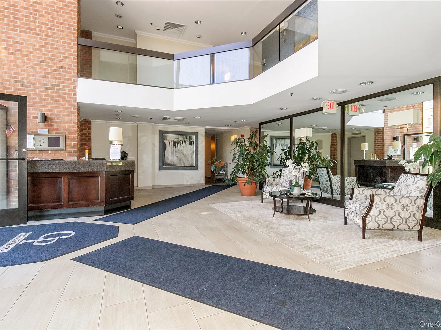 2 bed, 1.5 bath, 927 sqft, $3,700 — Photo 3