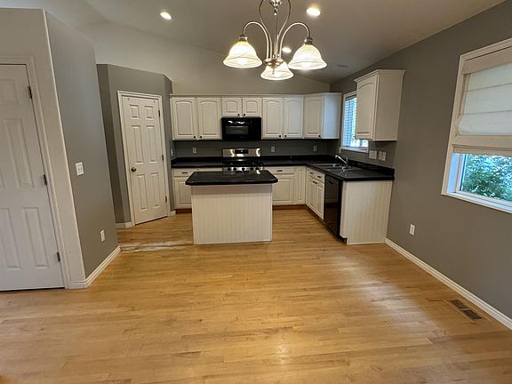 3rd image of 4507 W Redwood Dr