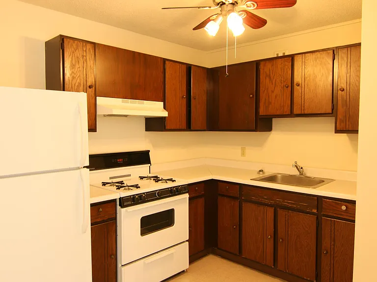 Skyrise Apartments — Photo 25