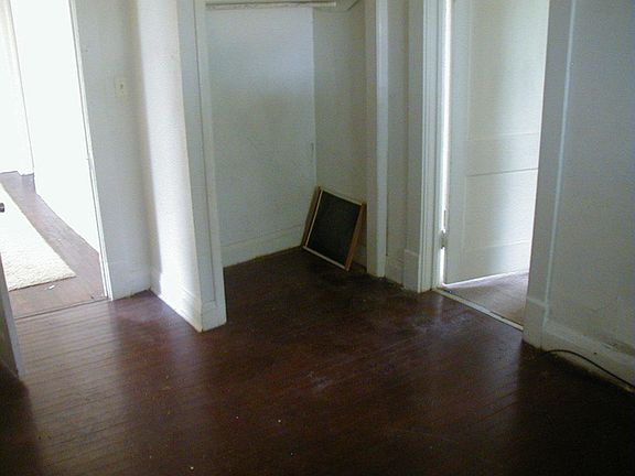 5th image of 719 S 14th St