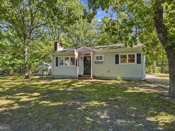 10 Woodland Ave, Medford, NJ 08055