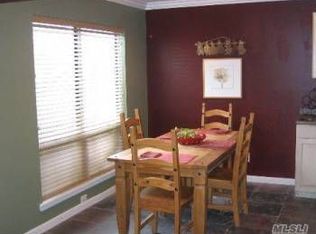 43 Vista Dr, Manorville, NY 11949