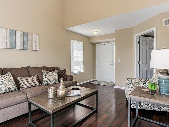 4th image of 107 Bradley Ct