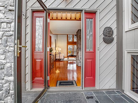 4th image of 234 Shadow Hill Ln