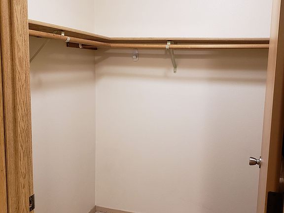 3rd image of 11807 Ambaum Blvd SW Unit 2