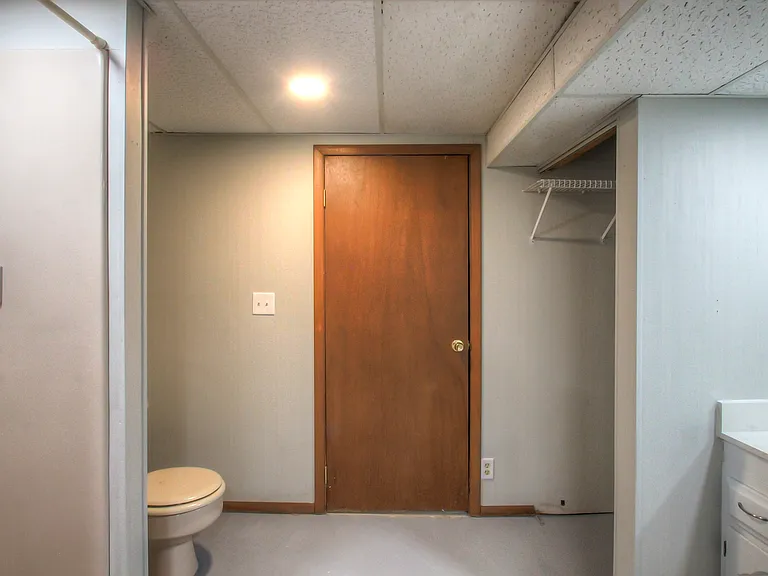 7747 Howe Dr — Photo 25