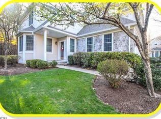 16 Hadley Ct, Basking Ridge, NJ 07920