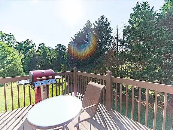 136 Mulberry Cir — Photo 11