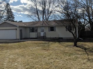 2919 Castle Rd, Woodstock, IL 60098