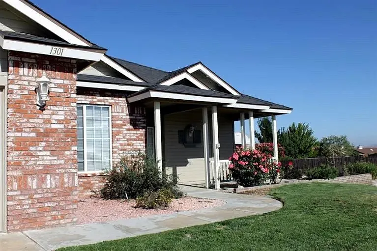 1301 Scarlet Oak Dr — Photo 1