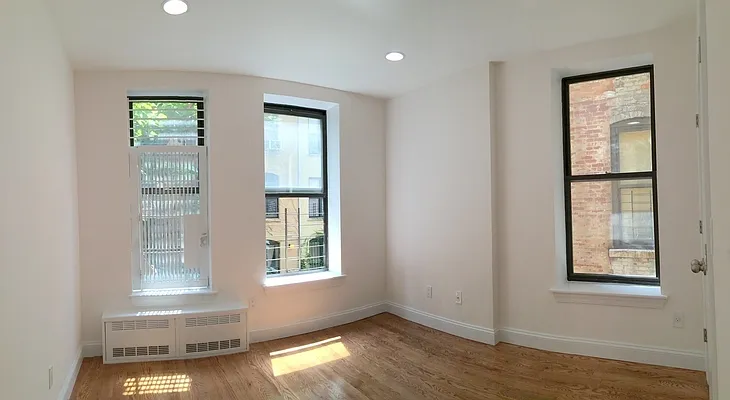 Rented by Uptown Flats LLC | media 39