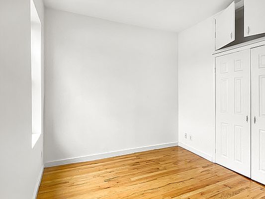 3rd image of 208 W 140th St APT 18