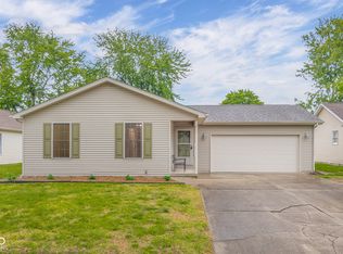 3911 Villa Dr, Columbus, IN 47203