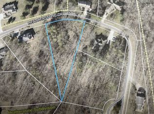 10 Heatherstone Dr, Athens, OH 45701