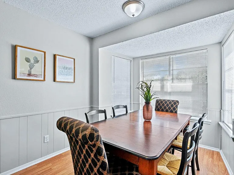 6121 Whitman Ave — Photo 9