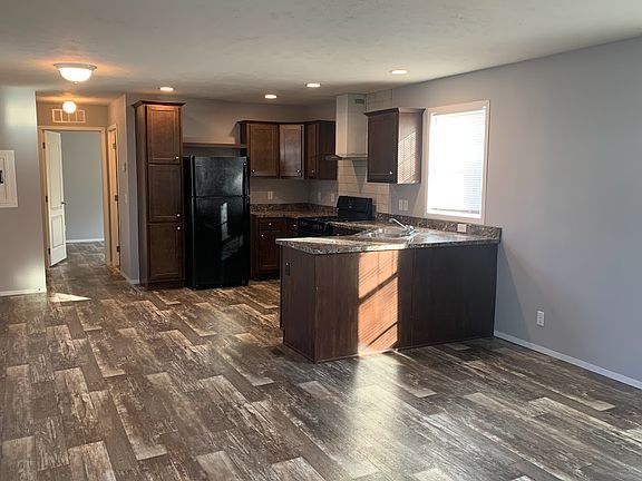4th image of 47 Bluebird Hill Dr #15
