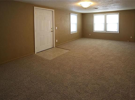 5th image of 2805 NE 46th St
