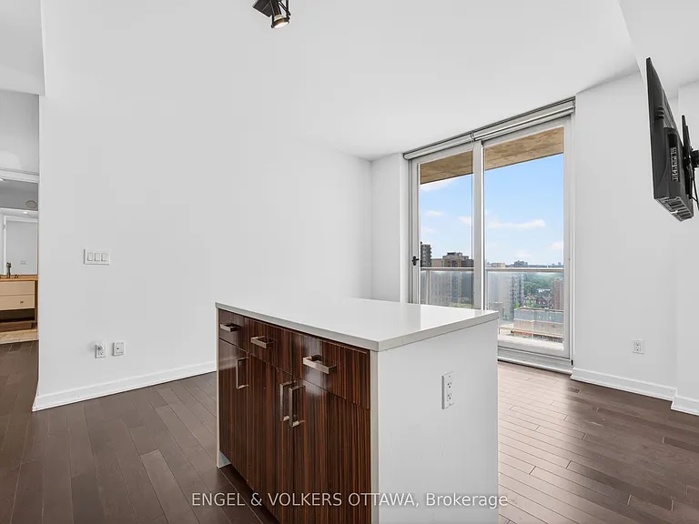 300 Lisgar St #1210 — Photo 14