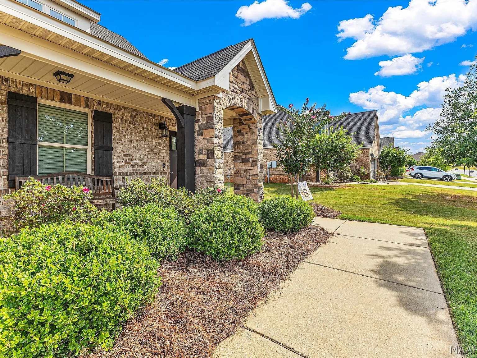 3 bed, 2.0 bath, 1862 sqft, $2,150 — Photo 4