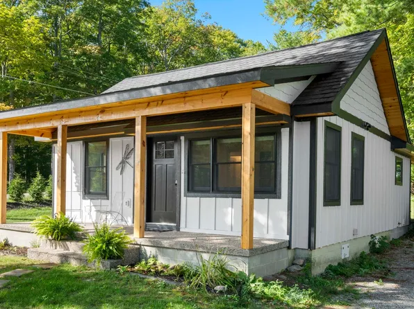 320 S Shabwasung St, Northport, MI 49670