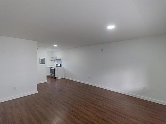 5th image of 8260 Byron Ave APT 15