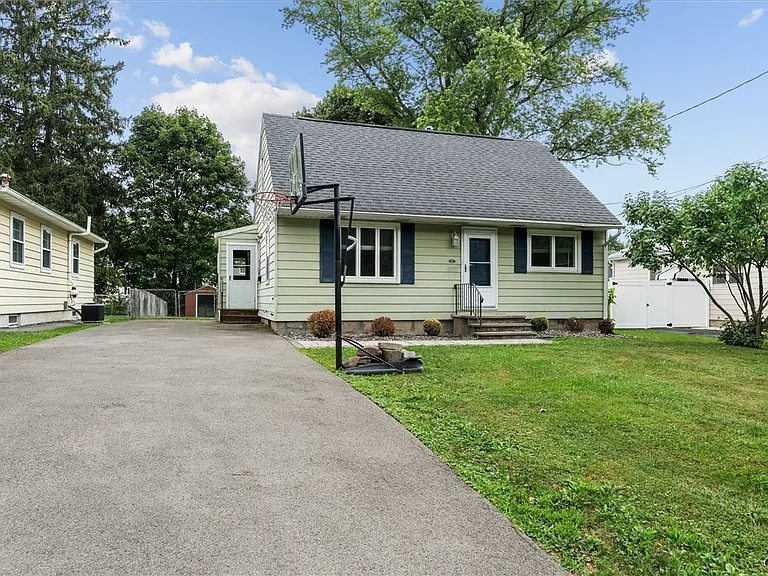 211 Windemere Rd — Photo 27