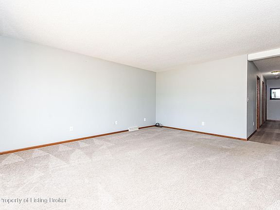 3rd image of 1561 1st St W