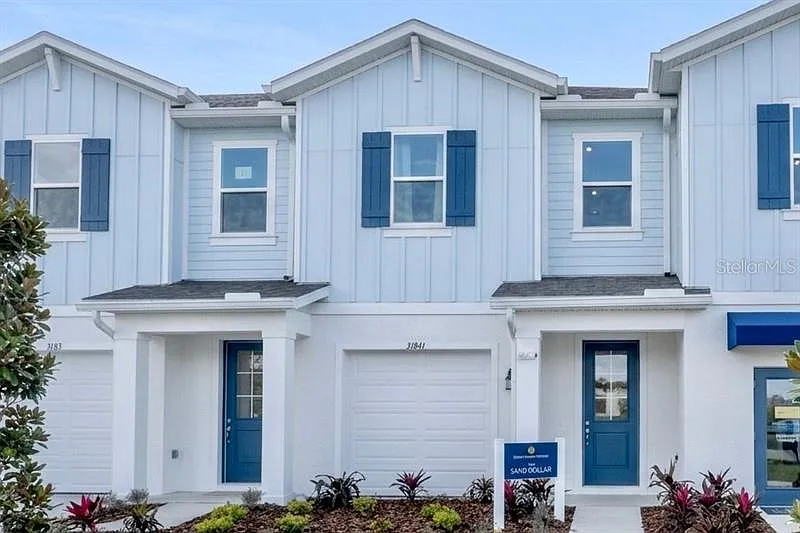 3 bed, 2.5 bath, 1602 sqft, $2,300 — Photo 1