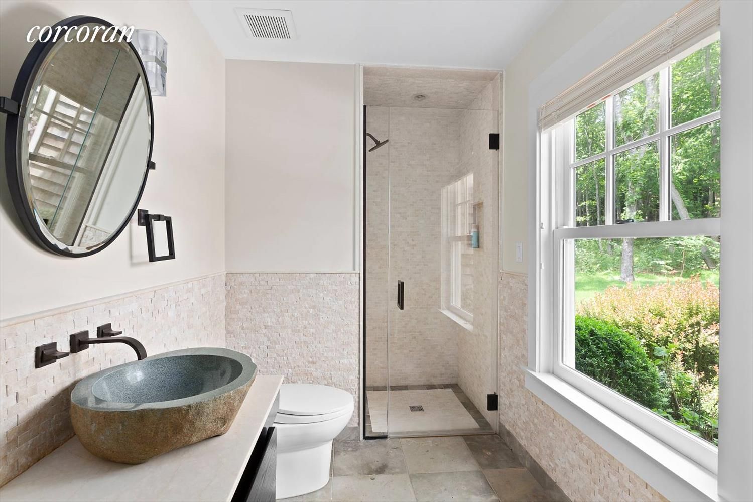  Bathroom with high pressure shower and garden view