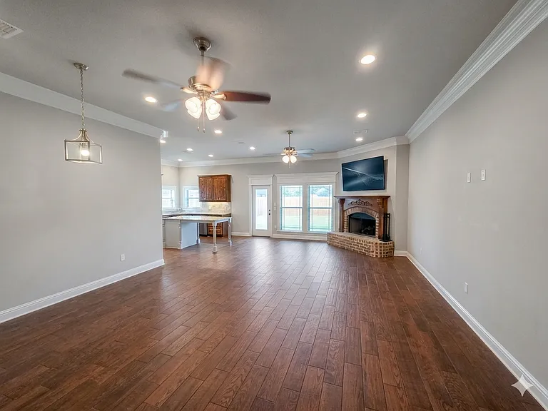 103 Saint Andrews Ln — Photo 3