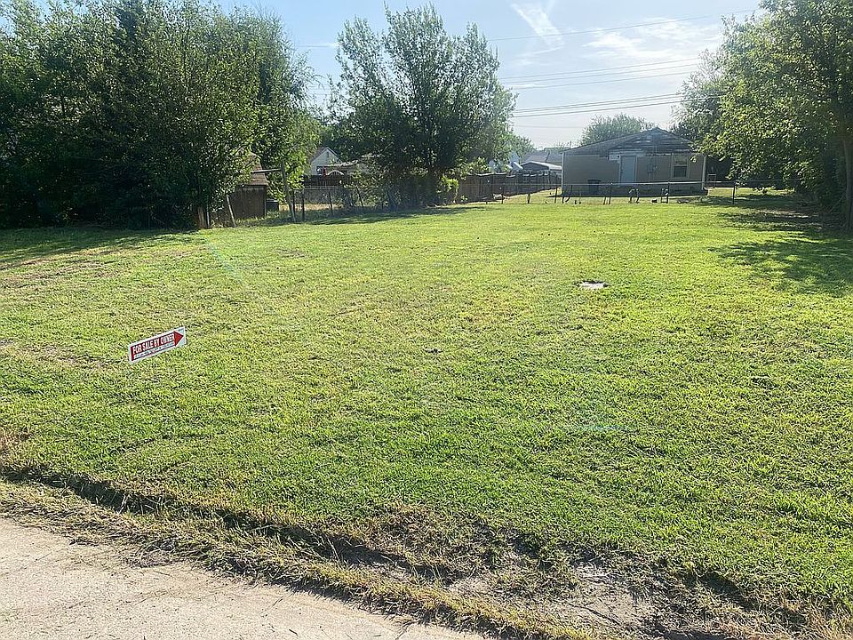 2nd image of 406 SW 24th St