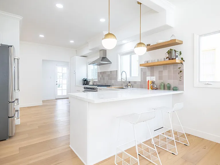 147 N Loreta Walk — Photo 6