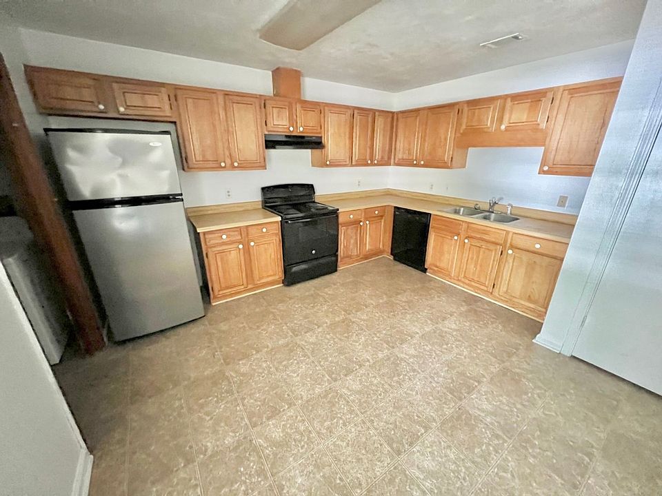 2nd image of 5602 Lumberjack Ln #A