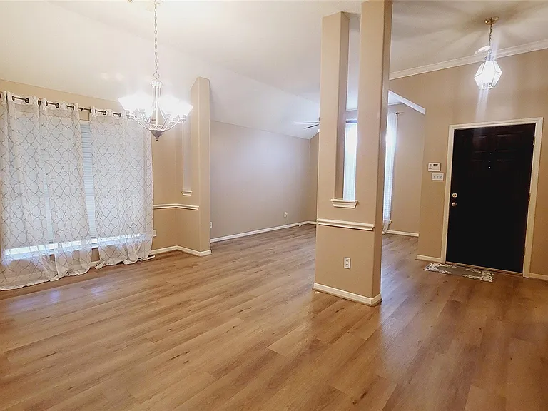 16215 Brinton Ct — Photo 3