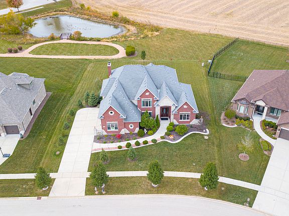 3rd image of 15700 Jeanne Ln