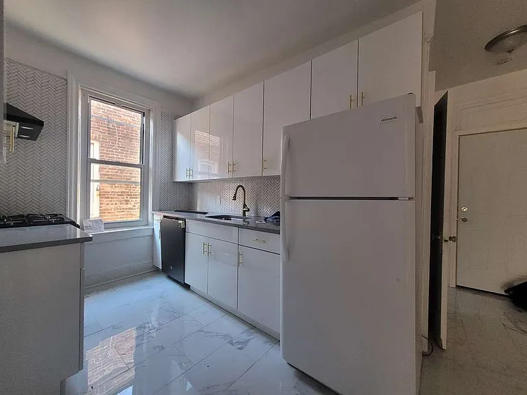 4822 Church Ave #2R — Photo 7