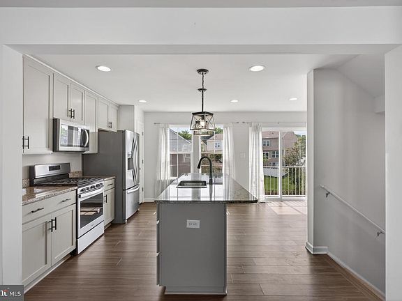5th image of 80 Capshaw Rd