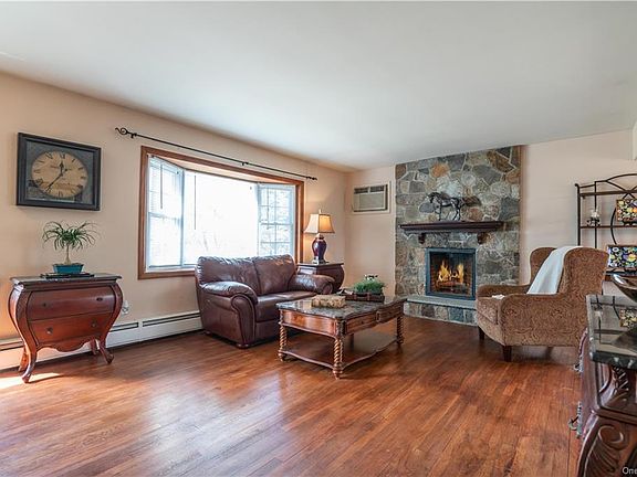 4th image of 314 Alpine Dr