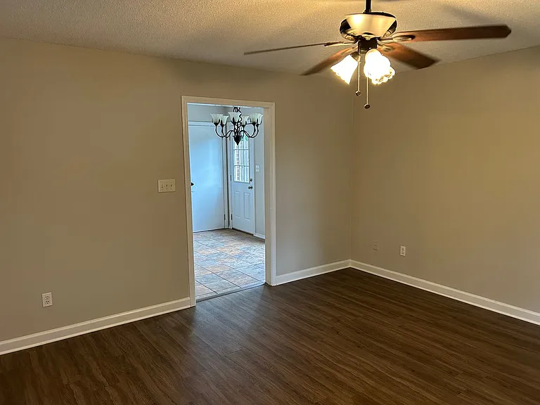 3530 Mayfair Dr — Photo 8