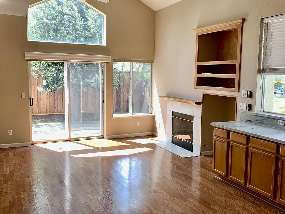 1st image of 880 Woodcreek Way