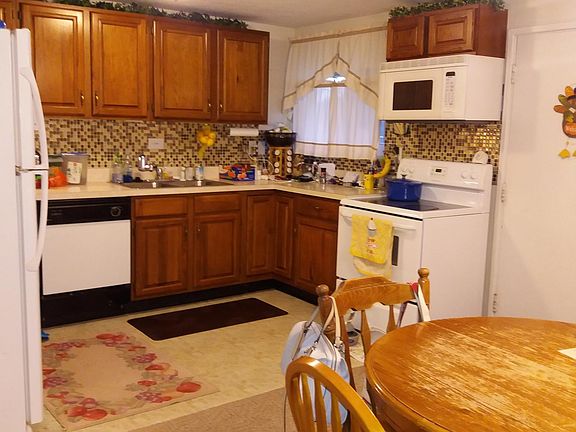 4th image of 2213 Schenley Ave