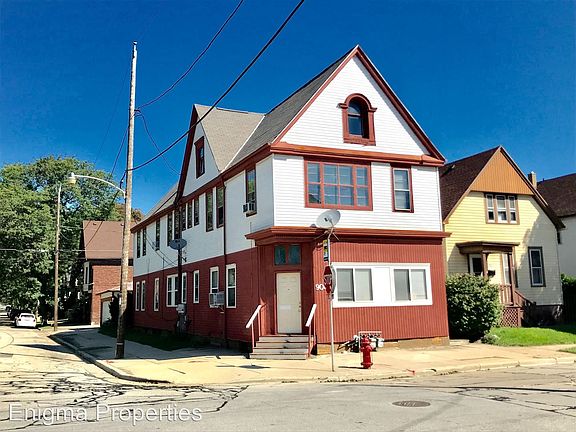 3rd image of 900 E Meinecke Ave APT 1