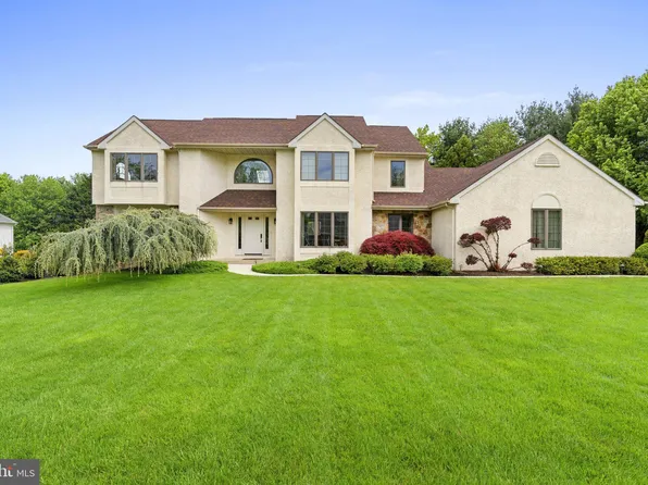 2 Rockland Ct, Talleyville, DE 19803