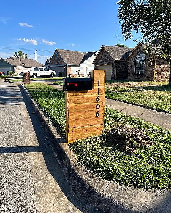 2nd image of 11606 N 109th Pl E