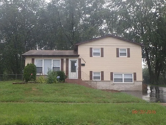 19020 Cedar Ave photo 1