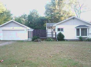 2554 E Ashby Rd, Midland, MI 48640